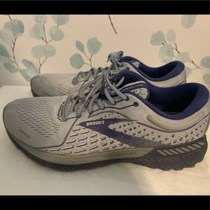Brooks Adrenaline